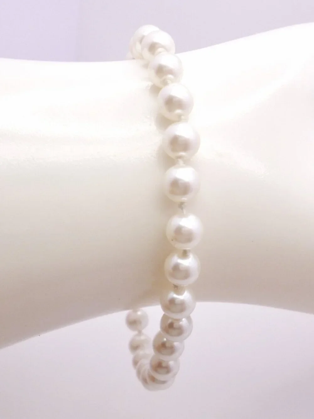 Napier Faux Pearl Bracelet White Hand Knotted Signed 7 1/4 - 7 3/4" Perfect - Picture 4 of 7